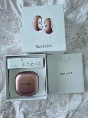 Samsung Galaxy Buds Live SM-R180 – Mystic Bronze / Rose Gold case – Like New